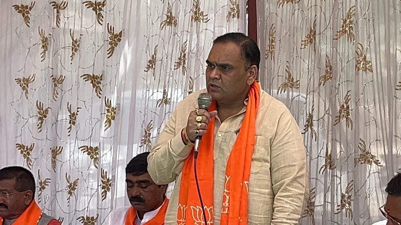 તા.૦૨/૦૪/૨૦૨૪ ના રોજ ૨૩- બારડોલી લોકસભાના ભારતીય જનતા પાર્ટીના ઉમેદવાર શ્રી પ્રભુભાઈ એન વસાવાજીનો ચોર્યાસી તાલુકાના લાજપોર, પોપડા, કછોલી, ભાટીયા અને પલસાણા તાલુકાના ચલથાણ ગામે, કડોદરા નગરના વોર્ડ-૭ માં ચુંટણીલક્ષી પ્રવાસ કર્યો.